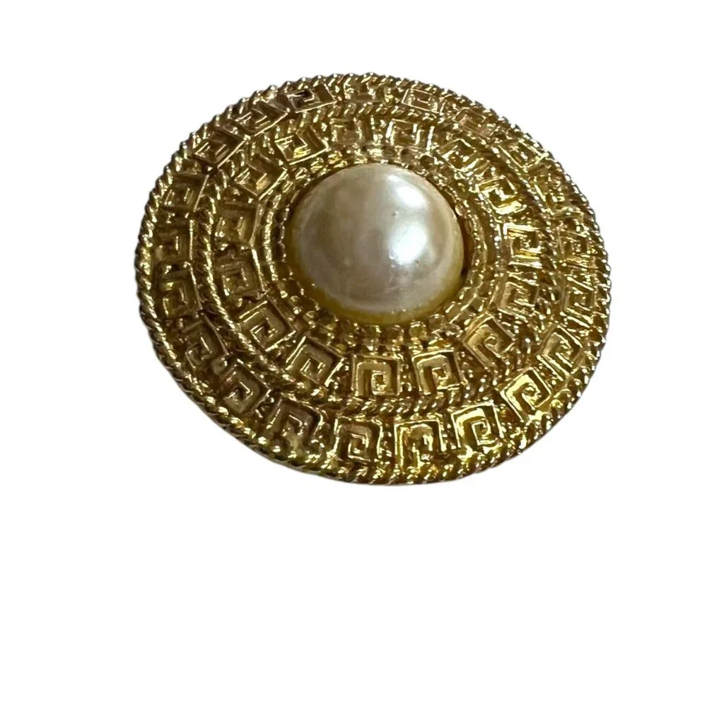 Vintage M JENT Gold Medallion‎ Brooch Faux Pearl & Greek Key Design MCM Pin